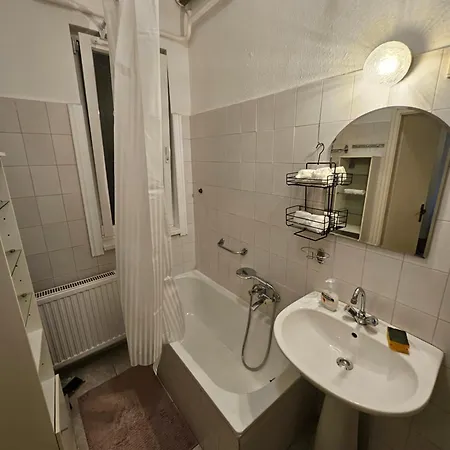 Pet Friendly 2bdr Apartment