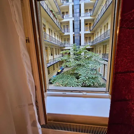 Pet Friendly 2bdr Budapest