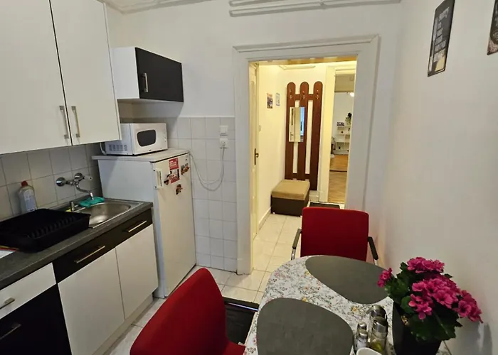 Apartment Pet Friendly 2bdr *
